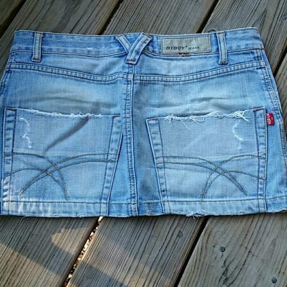 Distressed denim mini skirt - Picture 2 of 6
